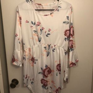 Gorgeous floral top!
